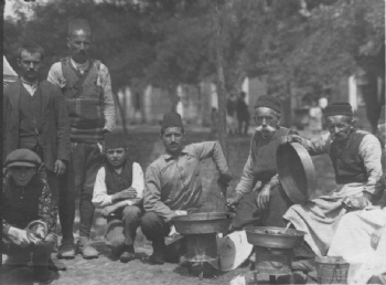 Manastır'ın Ortası, 1915 Manastır'ın Ortası, 1915