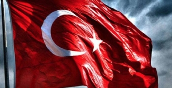 Kosova'da Türk Bayrağına Çirkin Saldırı