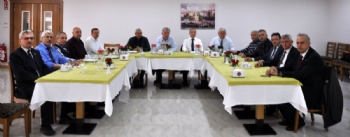 Konfederasyon Yönetimi İzmir'de Toplandı Konfederasyon Yönetimi İzmir'de Toplandı