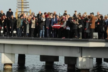 Mübadiller Samsun'da Karanfillerle Anıldı