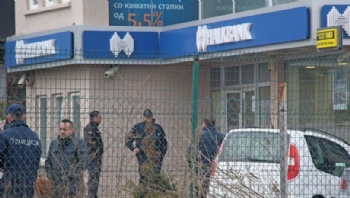 Halkbank'ın Makedonya'daki Şubesinde Soygun Halkbank'ın Makedonya'daki Şubesinde Soygun