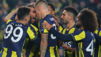 Fenerbahçe'den Kritik Zafer Fenerbahçe'den Kritik Zafer
