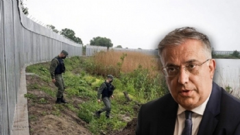 Schengen Anlaşması'na Bağlı Üye Devletlerin Büyük Elçileri Sınıra Geliyor. Schengen Anlaşması'na Bağlı Üye Devletlerin Büyük Elçileri Sınıra Geliyor.